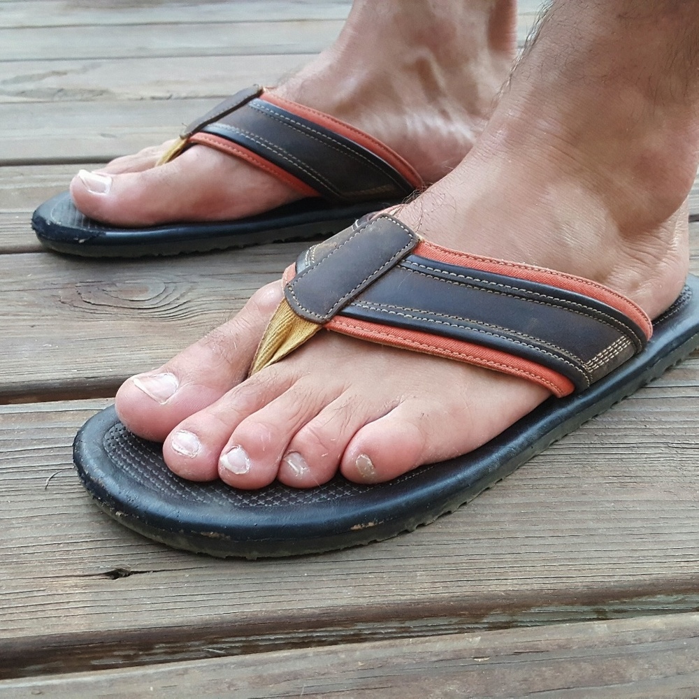 GH Bass & Co. Flip flops sandals used mens sz 11