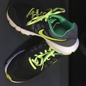 Boys Nike Shoe size 3 Great condition worn once