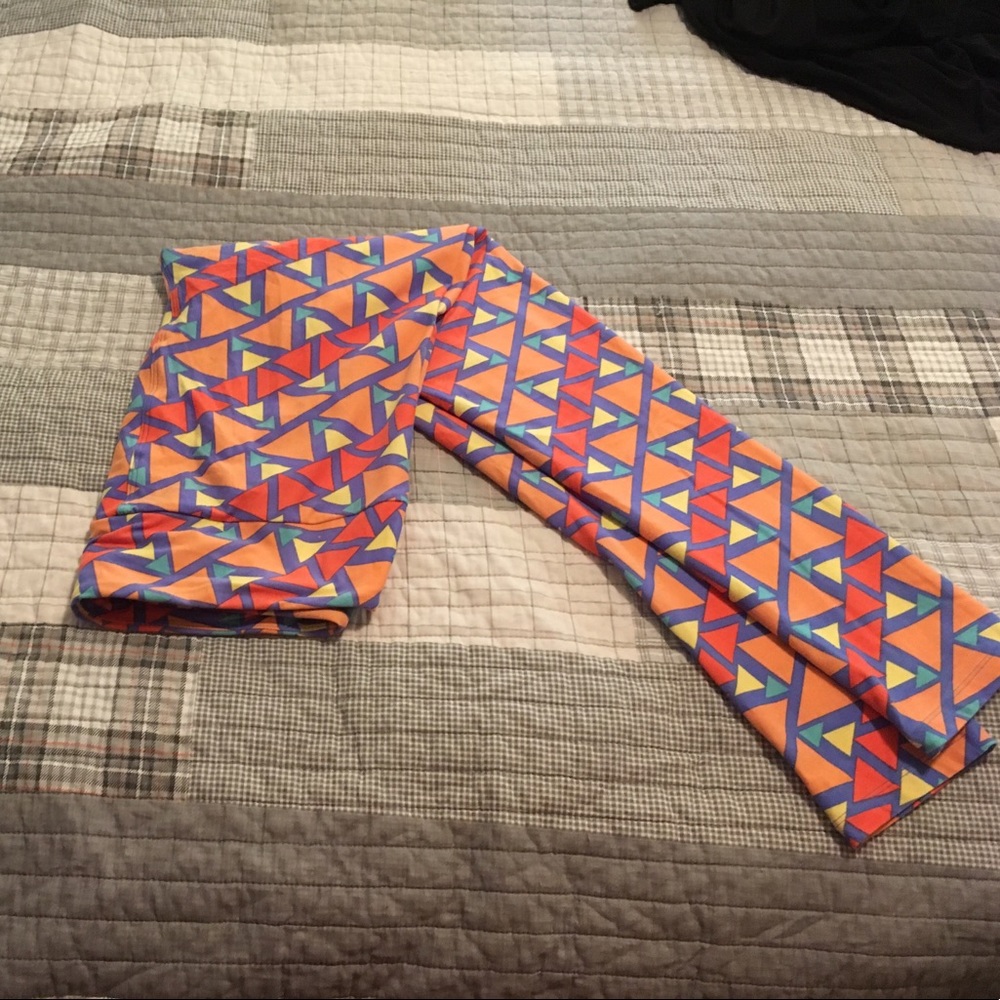 LuLaRoe TC leggings geometric pattern ;colorful