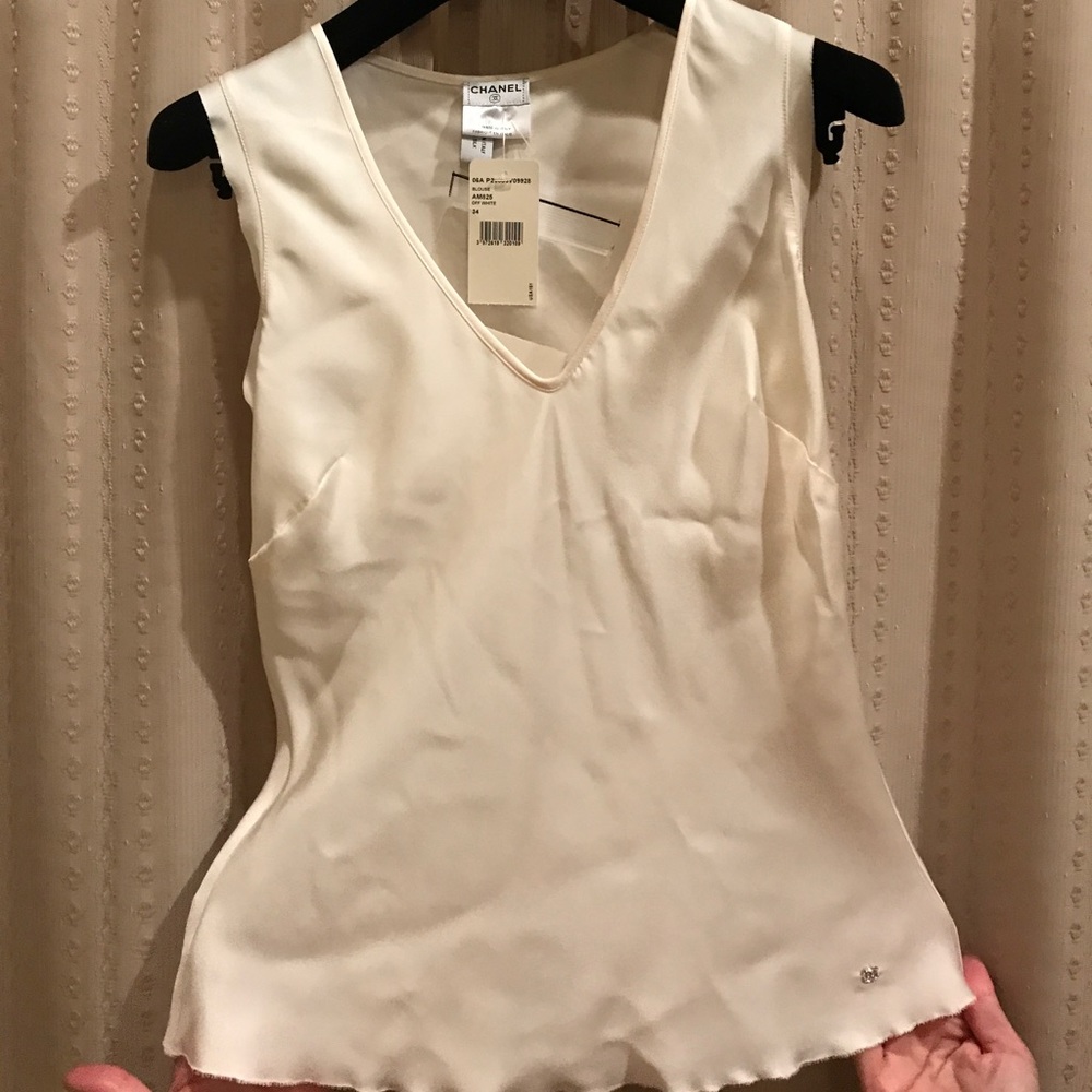 Authentic nwt Chanel blouse off white