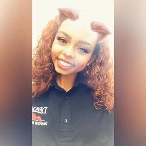 Meet your Posher, Courtney