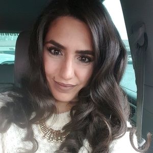 Meet your Posher, Dena