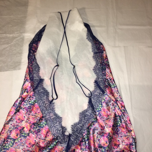 Victoria's Secret slip / nightgown - Picture 3 of 4