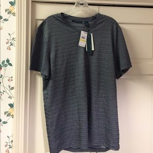 Perry Ellis v-neck T