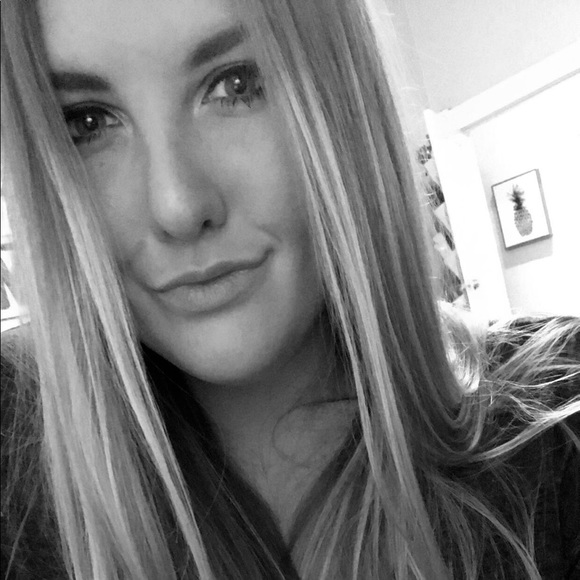 Meet your Posher, Micaela - Picture 2 of 5