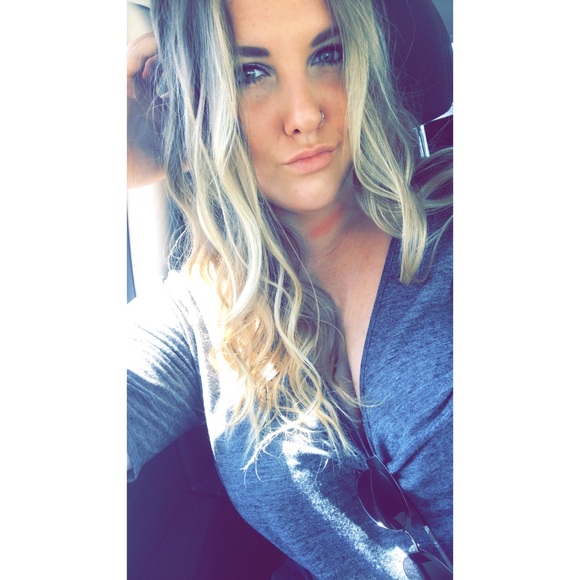 Meet your Posher, Micaela - Picture 3 of 5