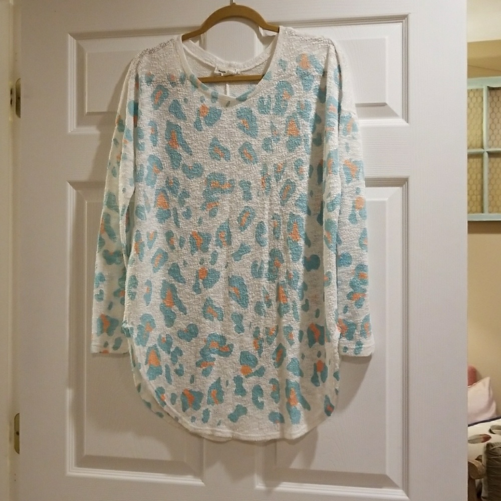 Boutique size small top