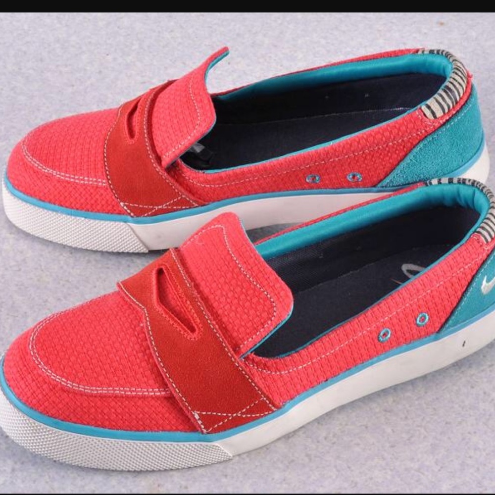 Women's Nike Loafers