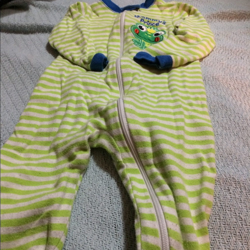 One piece zip up pajamas