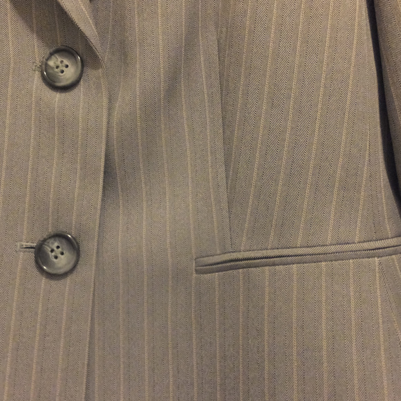 Gray Blazer with Cream and Gray Pinstripes - Picture 4 of 8