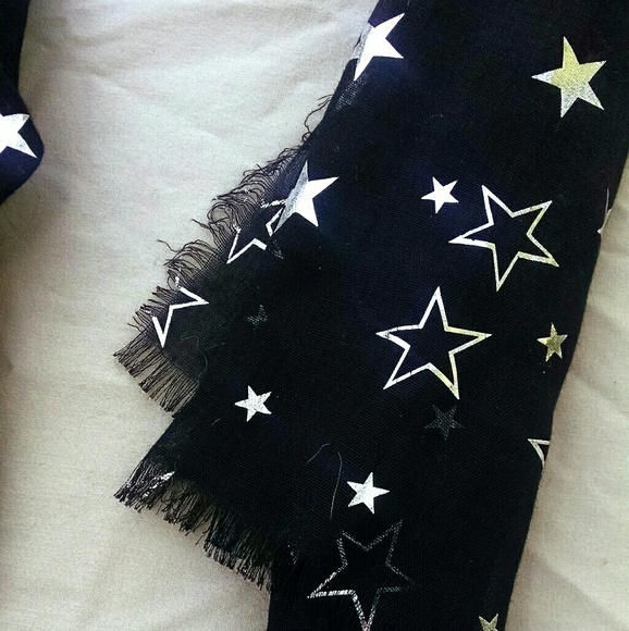 Black and Metallic Silver Star Scarf - Picture 2 of 3
