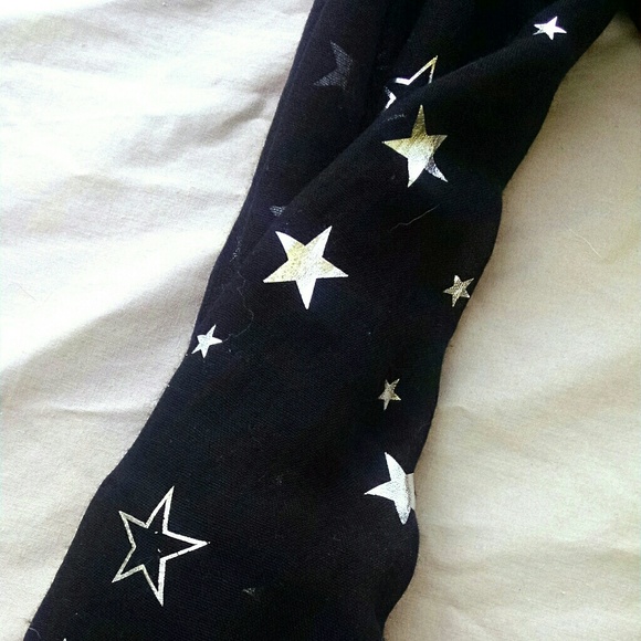 Black and Metallic Silver Star Scarf - Picture 3 of 3