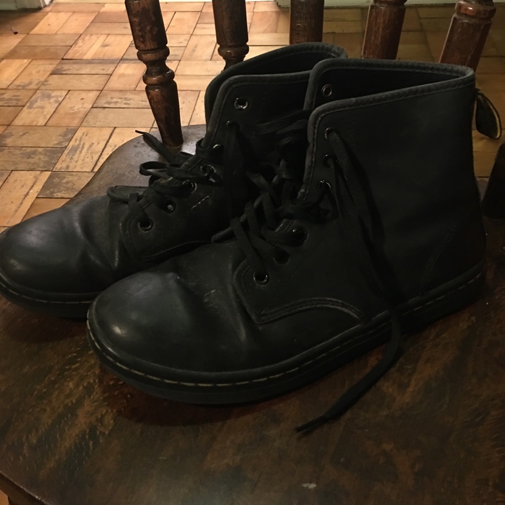 Black dr.Martens lace ups