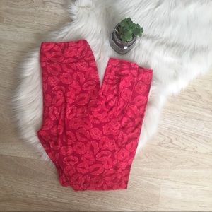 Lularoe Red/Pink Lips Leggings One Size