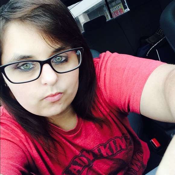 Meet your Posher, Danielle - Picture 1 of 1