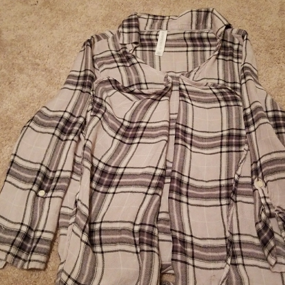 Plaid buttonless flannel