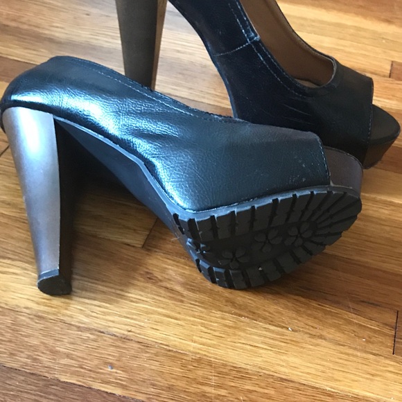 Open-Toe Platform Heels - Picture 3 of 3