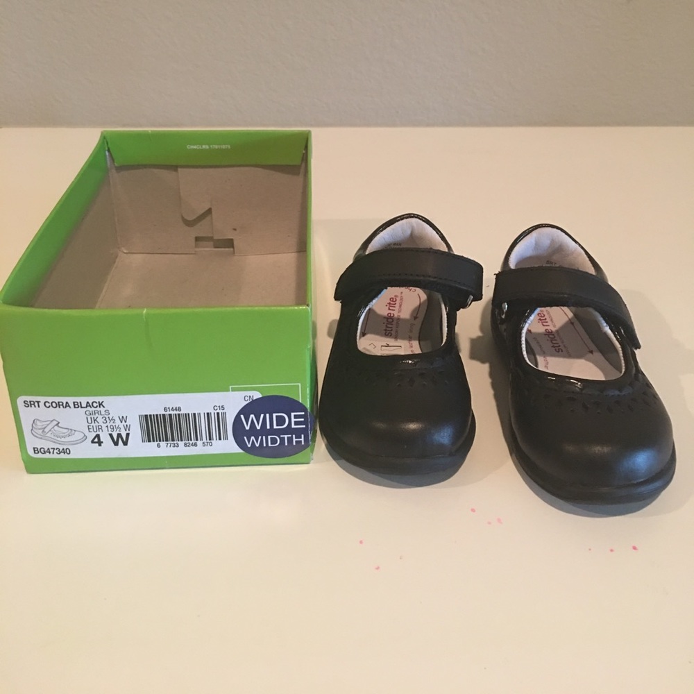 Girls size 4W, black leather shoes, Stride Rite