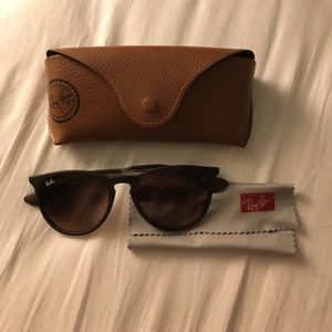 Ray Ban Classic Erika Sunglasses