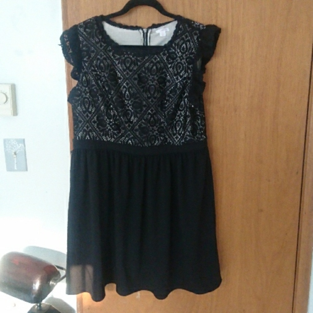 Black lace dress