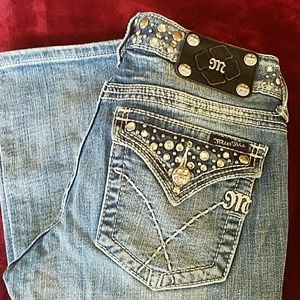 **SOLD** Women's Miss Me Jeans