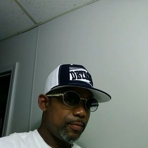 Meet your Posher, Robert