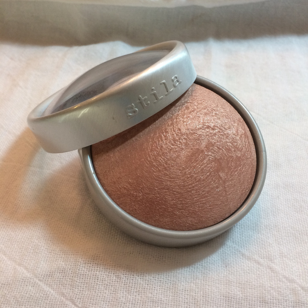 Stila Baked Highlighter Powder