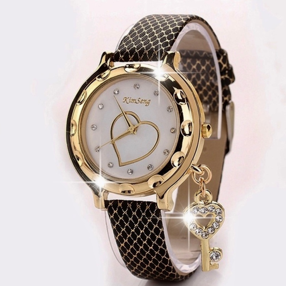 Fashion watch with key charm 🌺NWT🌺