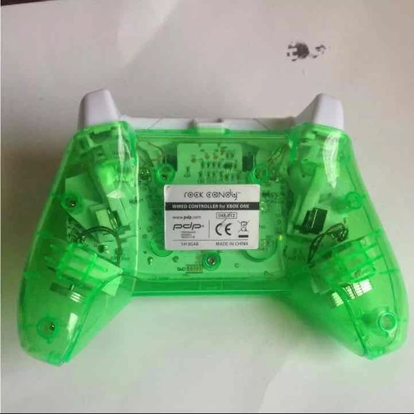 Xbox controller - Picture 2 of 2