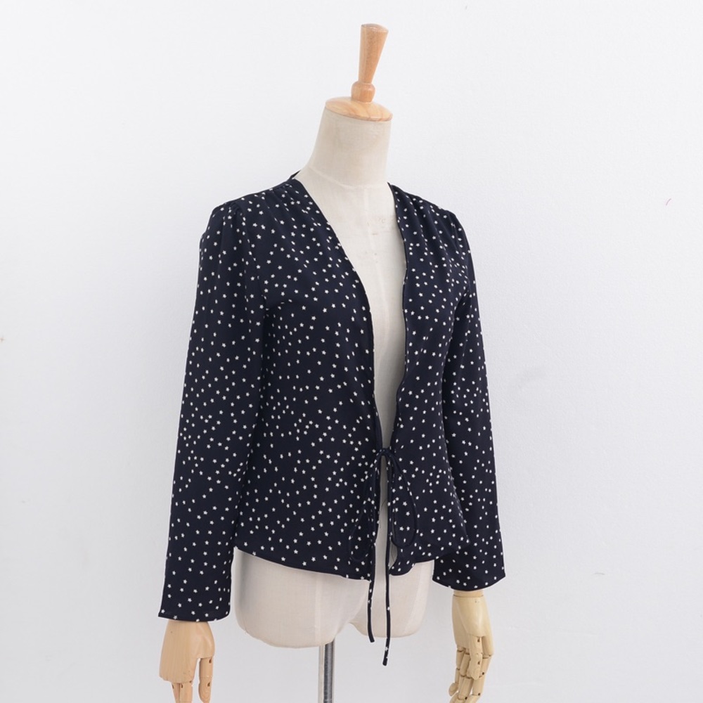 Star Print Tie-Up Blouse - Picture 7 of 8