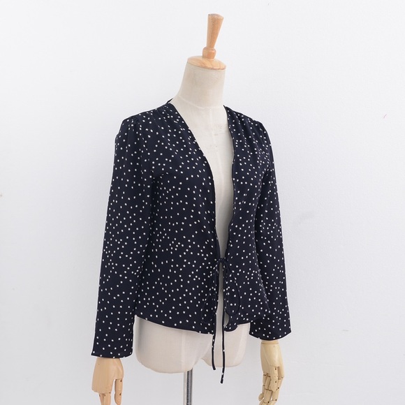 Star Print Tie-Up Blouse - Picture 7 of 8