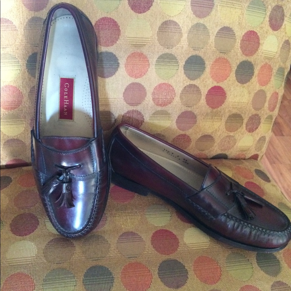 Mens Cole Haan pinch tassel leather loafers.