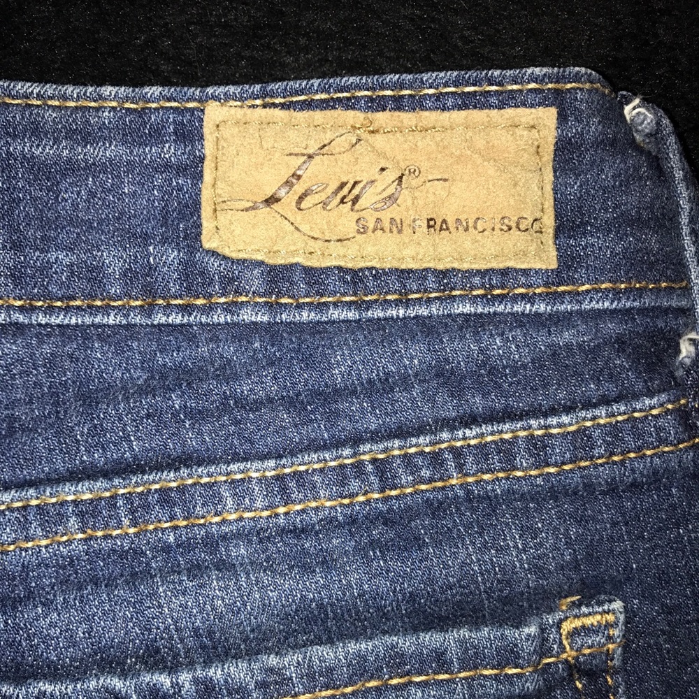 Levi's Slight Curve Jeans Excellent preowned cond