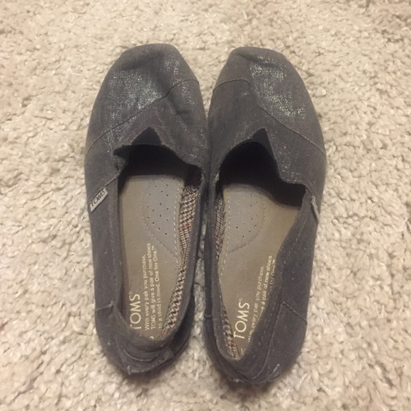 Gray TOMS - Picture 1 of 4