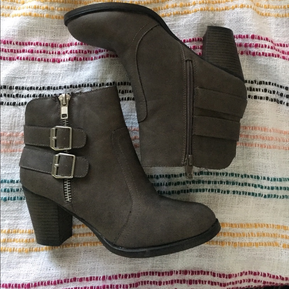 gray/taupe buckle zipper booties!