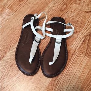 American eagle sandals