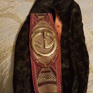 Beautiful gucci belt