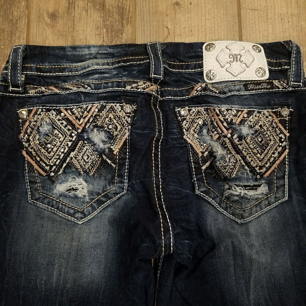 SOLD **SALE**Miss Me Easy Crop size 28