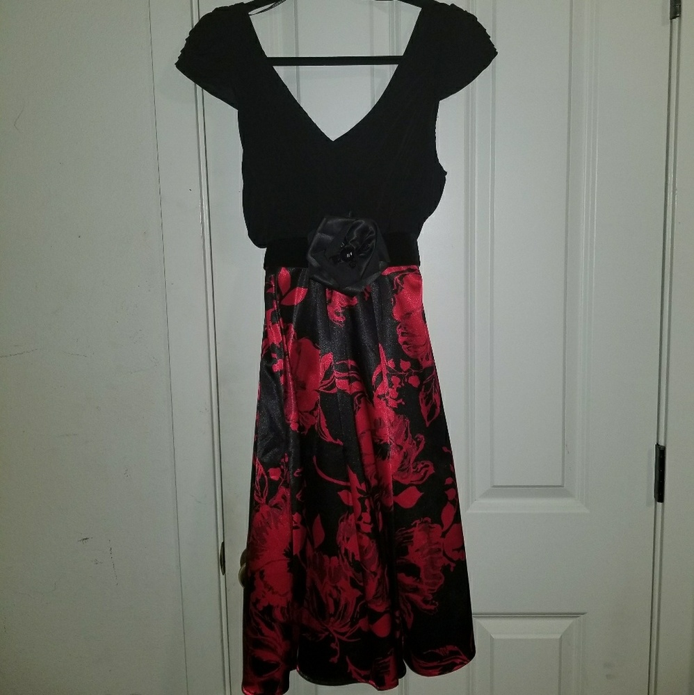 Intrigue Christmas Dress