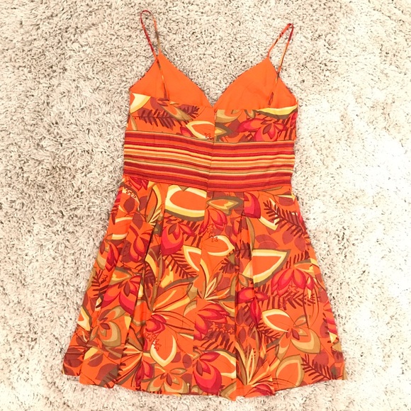 Beautiful Floral Sundress Size 8 - Picture 2 of 6