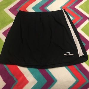 LIKE NEW Diadora tennis skirt