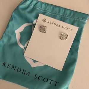 NWT KENDRA SCOTT EARRINGS