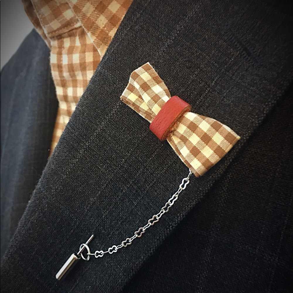 Custom Made Bow tie Lapel Pin Chain Lapel Pin