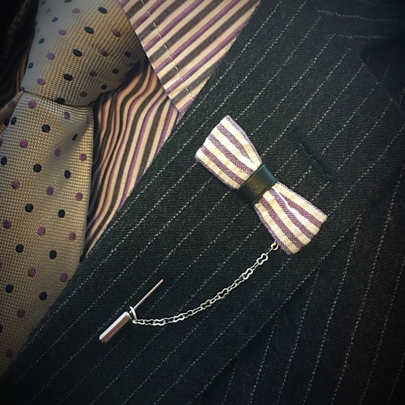 Custom Made Bow tie Lapel Pin Chain Lapel Pin - Picture 4 of 5
