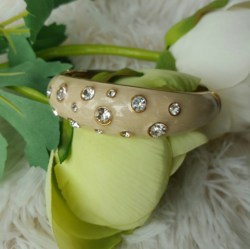 Rhinestone pearly bangle bracelet gold hinged