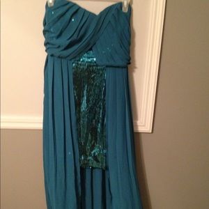 Sparkly teal strapless dress !