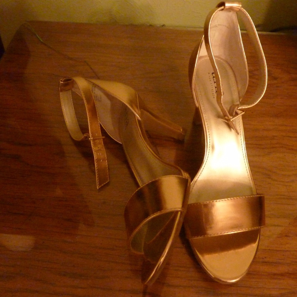 ROSE GOLD SANDAL