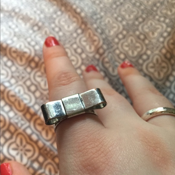 Bow ring - Picture 2 of 2