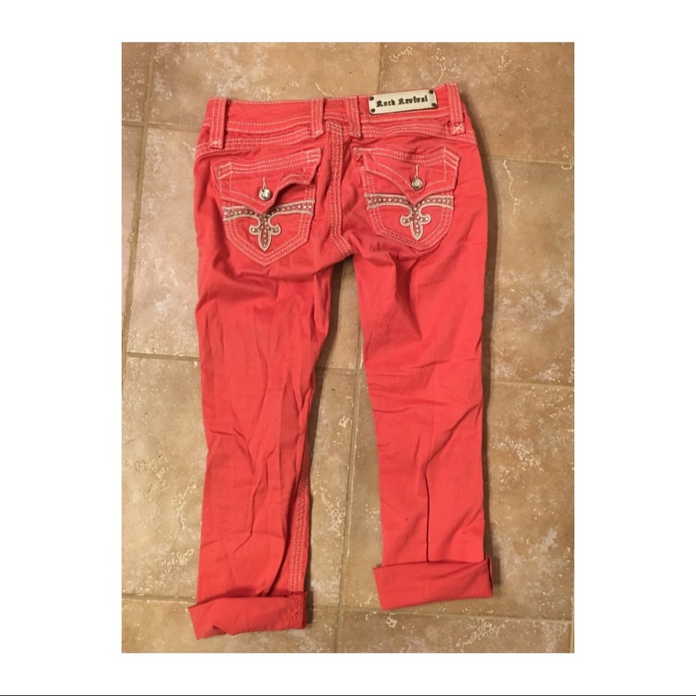 Coral Rock Revival capris. Size 26