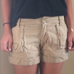 ‼️💲6 SHORTS SALE‼️ Old Navy tan cargo shorts
